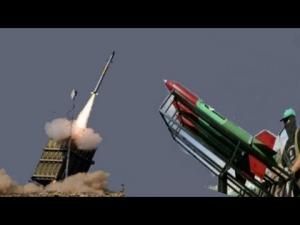 Hamas rockets vs Israel's Iron Dome - Truthloader